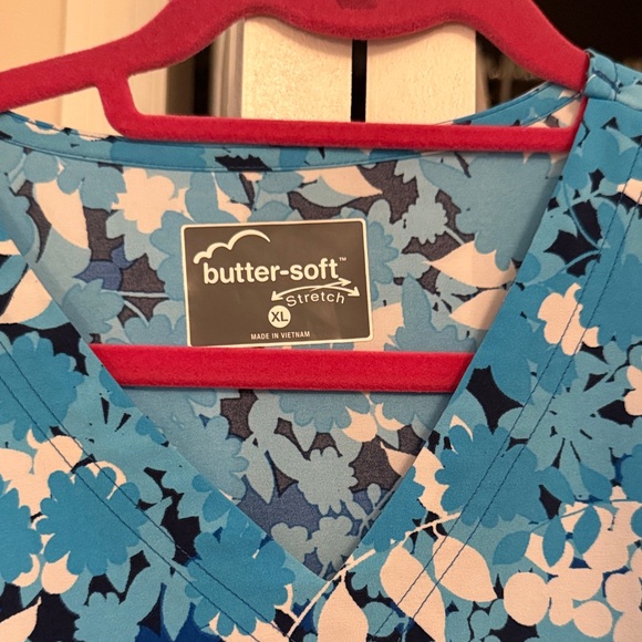 Floral Blue Scrub Top - Picture 2 of 3